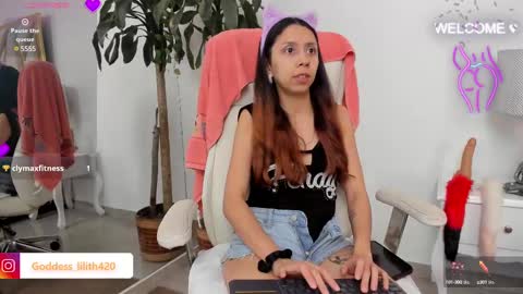 Lilith online show from December 15, 2:30 am