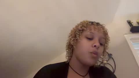 Snapshot of goddessdahlia69 chatting on October 12, 1:32 pm goddessdahlia69 online show from October 12, 1:32 pm