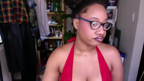 Snapshot of goddessdaisysky chatting on September 19, 4:29 pm Goddess Daisy Sky online show from September 19, 4:29 pm