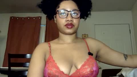 Snapshot of goddessdaisysky chatting on November 28, 11:07 pm Goddess Daisy Sky online show from November 28, 11:07 pm