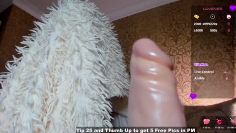 Snapshot of goddessdana chatting on February 9, 2:28 am Dana online show from February 9, 2:28 am