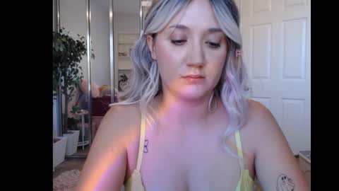 Snapshot of goddessemmy chatting on November 7, 1:22 pm Goddess Emmy online show from November 7, 1:22 pm