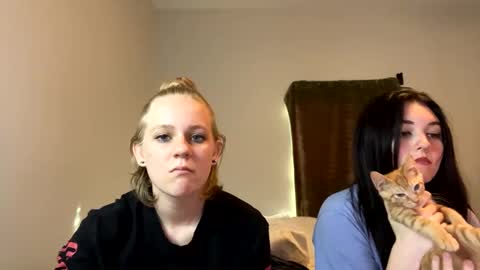 Snapshot of goddessfeyaa chatting on December 8, 2:30 pm feyaa22 online show from December 8, 2:30 pm