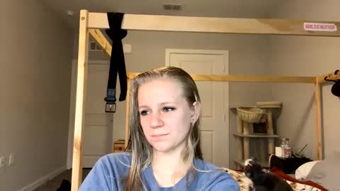 Snapshot of goddessfeyaa chatting on January 18, 1:29 pm feyaa22 online show from January 18, 1:29 pm