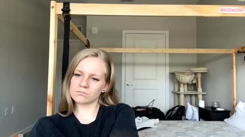 Snapshot of goddessfeyaa chatting on February 13, 5:01 pm feyaa22 online show from February 13, 5:01 pm