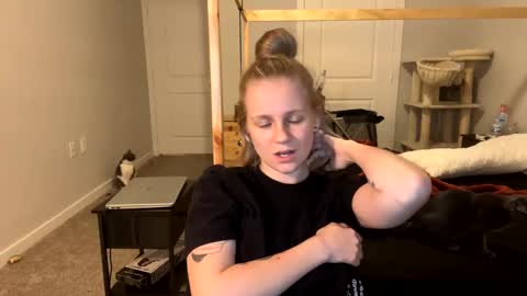 Snapshot of goddessfeyaa chatting on March 3, 2:58 am feyaa22 online show from March 3, 2:58 am