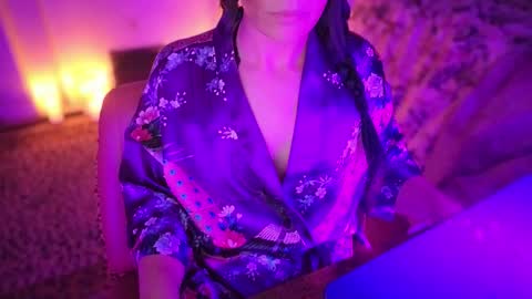 Snapshot of goddessmaenyc chatting on November 26, 2:34 am Goddess Mae NYC online show from November 26, 2:34 am