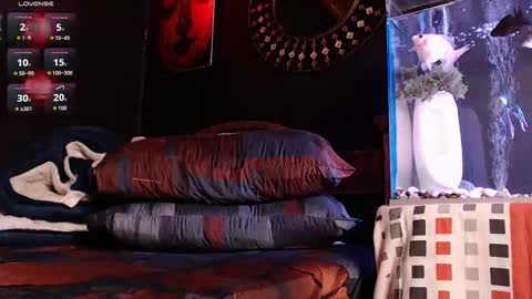 Snapshot of godly_huan chatting on November 16, 11:05 am HUAN online show from November 16, 11:05 am