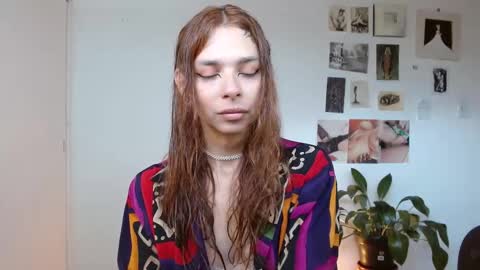 Alaska online show from December 3, 1:42 pm