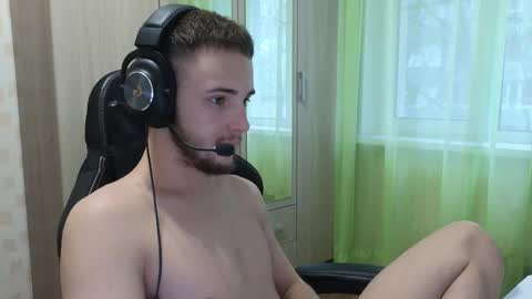 Snapshot of golden_boyyy21 chatting on November 26, 7:09 am Golden boyyy21 online show from November 26, 7:09 am