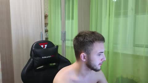 Snapshot of golden_boyyy21 chatting on November 26, 7:15 pm Golden boyyy21 online show from November 26, 7:15 pm