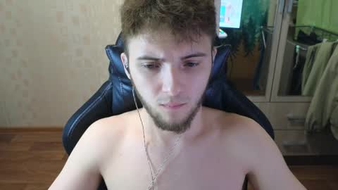 Golden boyyy21 online show from April 8, 4:51 pm