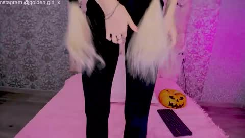 golden girl   online show from November 3, 2:02 am