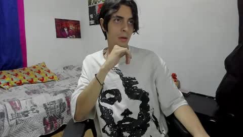 Snapshot of golden_ryan chatting on October 9, 4:10 am Jmmmm online show from October 9, 4:10 am