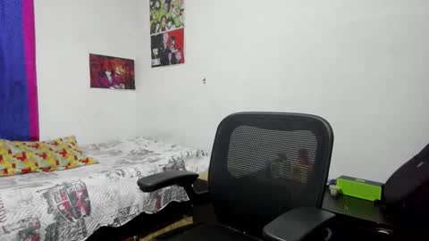 Snapshot of golden_ryan chatting on October 20, 8:59 am Jmmmm online show from October 20, 8:59 am