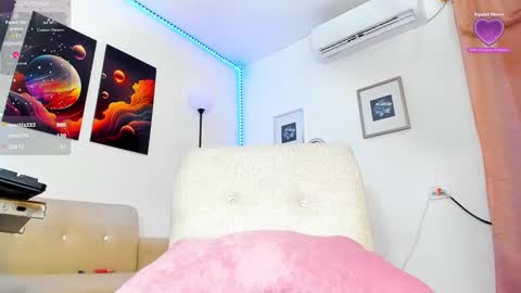 Snapshot of goldenhugecocktss chatting on December 6, 9:54 am May smith online show from December 6, 9:54 am