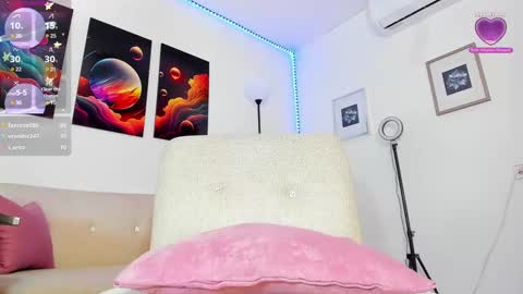 Snapshot of goldenhugecocktss chatting on December 7, 9:50 am May smith online show from December 7, 9:50 am