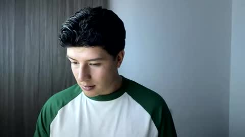 goldenknight33 online show from October 11, 3:43 pm