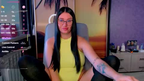 Snapshot of goldenwitchx chatting on October 15, 5:51 am Polina online show from October 15, 5:51 am