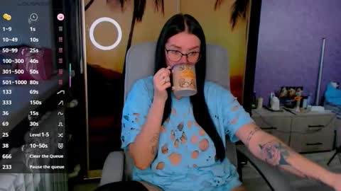 Snapshot of goldenwitchx chatting on November 6, 6:03 am Polina online show from November 6, 6:03 am