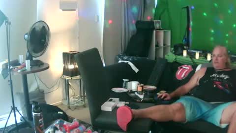 Snapshot of goldyguy011 chatting on January 23, 4:52 am goldyguy011 online show from January 23, 4:52 am