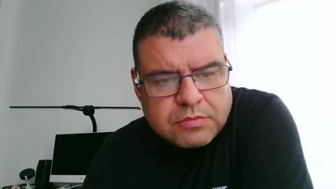 Snapshot of gomezgonz5 chatting on October 3, 12:02 pm gomezgonz5 online show from October 3, 12:02 pm