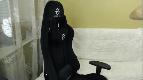 Elizabeth Effie online show from February 14, 5:53 pm