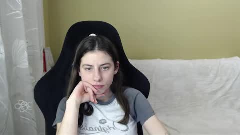 Elizabeth Effie online show from February 26, 5:34 pm