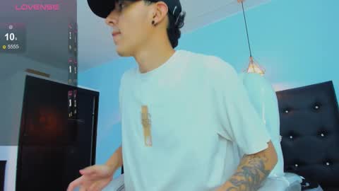 Snapshot of good_sheep chatting on November 6, 3:51 am good_sheep online show from November 6, 3:51 am