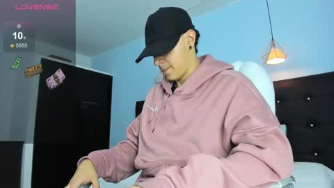 Snapshot of good_sheep chatting on December 16, 3:55 am good_sheep online show from December 16, 3:55 am