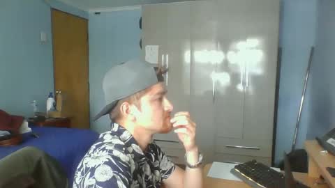 Snapshot of goodfumes chatting on December 4, 4:27 pm goodfumes online show from December 4, 4:27 pm