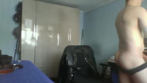 Snapshot of goodfumes chatting on January 8, 8:39 pm goodfumes online show from January 8, 8:39 pm