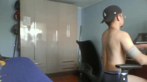 Snapshot of goodfumes chatting on January 22, 8:17 pm goodfumes online show from January 22, 8:17 pm