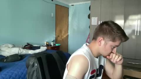 Snapshot of goodfumes chatting on October 2, 7:21 pm goodfumes online show from October 2, 7:21 pm