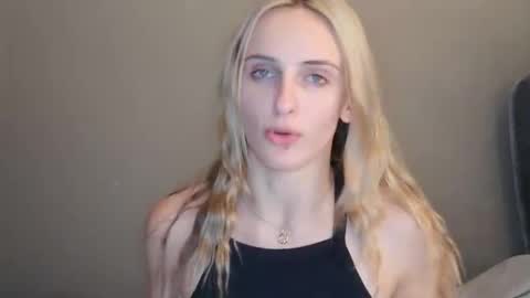 goodgirlliv online show from November 29, 12:46 am