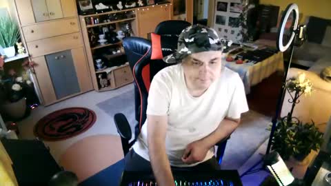 Snapshot of google5001 chatting on September 25, 5:44 am google5001 online show from September 25, 5:44 am