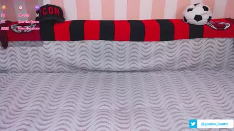 Snapshot of gordonhunt chatting on December 15, 12:17 pm Gordon Hunt online show from December 15, 12:17 pm