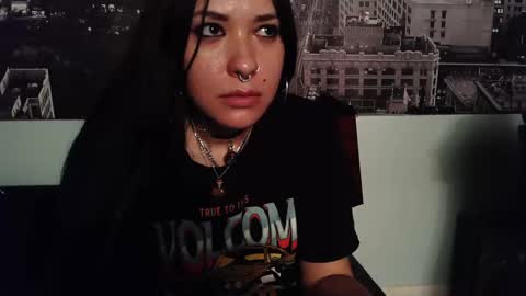 Snapshot of gothbaby305 chatting on October 6, 5:10 pm gothbaby305 online show from October 6, 5:10 pm