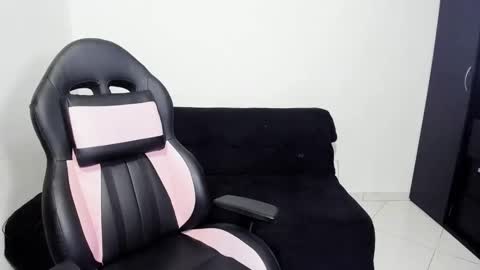 Snapshot of gothic9goddes chatting on January 24, 2:18 am GG online show from January 24, 2:18 am