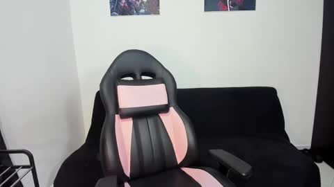 Snapshot of gothic9goddes chatting on January 25, 1:10 am GG online show from January 25, 1:10 am