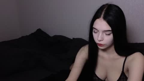 Snapshot of gothicxz chatting on December 6, 1:51 am HIMORI AND LISAPVT NAKED online show from December 6, 1:51 am