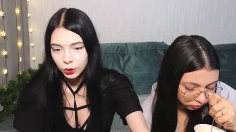Snapshot of gothicxz chatting on January 4, 1:10 pm HIMORI AND LISAPVT NAKED online show from January 4, 1:10 pm