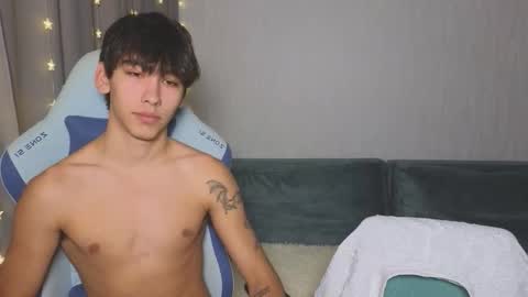 Snapshot of gothicxz chatting on October 25, 6:10 am HIMORI AND LISAPVT NAKED online show from October 25, 6:10 am