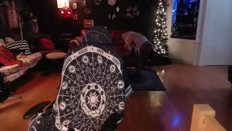 Snapshot of gothstripper chatting on January 26, 8:45 pm Hezra online show from January 26, 8:45 pm