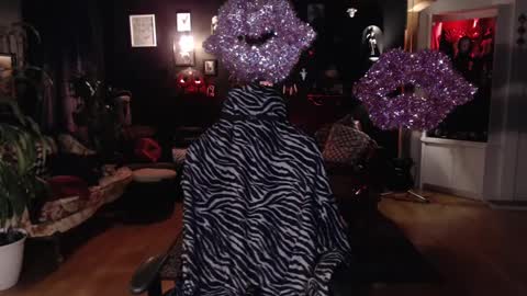 Snapshot of gothstripper chatting on February 15, 1:42 am Hezra online show from February 15, 1:42 am