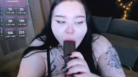 Snapshot of gotic_pie chatting on February 12, 10:15 pm Elina start 800 pm GMT online show from February 12, 10:15 pm