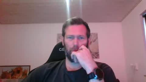 Snapshot of gottalop chatting on November 5, 10:37 am gottalop online show from November 5, 10:37 am