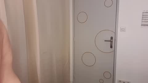 Snapshot of goura2000 chatting on January 27, 7:56 pm goura2000 online show from January 27, 7:56 pm