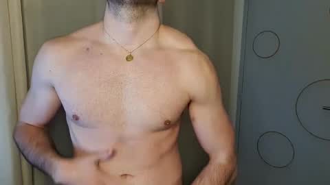 Snapshot of goura2000 chatting on January 28, 10:56 pm goura2000 online show from January 28, 10:56 pm