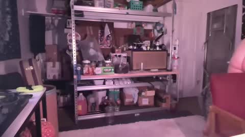 Snapshot of grabmybutt420 chatting on March 12, 7:02 am grabmybutt420 online show from March 12, 7:02 am